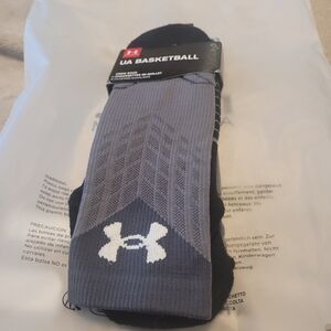 NWT UNDER ARMOUR UA BASKETBALL SOCKS
